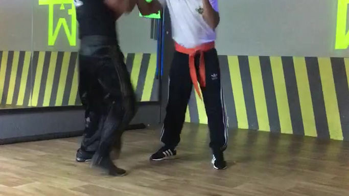 Attaque avec direct droite